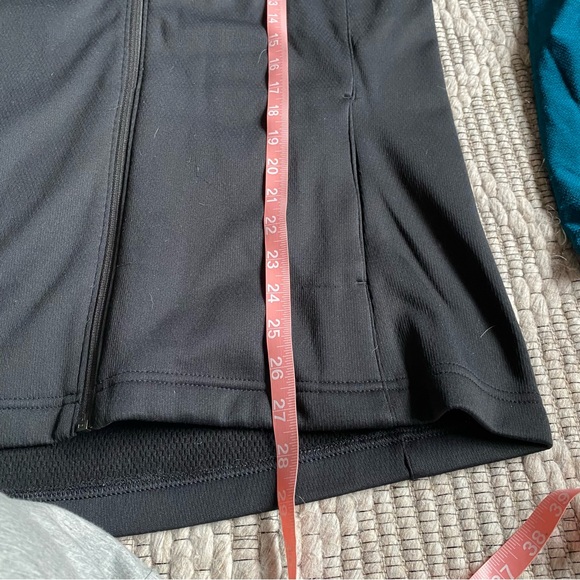 ADIDAS
Go-To Full Zip Jacket woman’s size xl - Picture 6 of 9